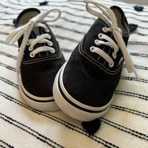Toddlers “Old Skool” Black Vans